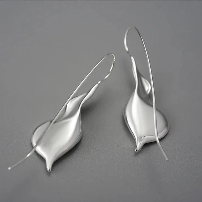 Calla Lily Flower | Sterling Silver | 18K Gold | Dangle Earrings