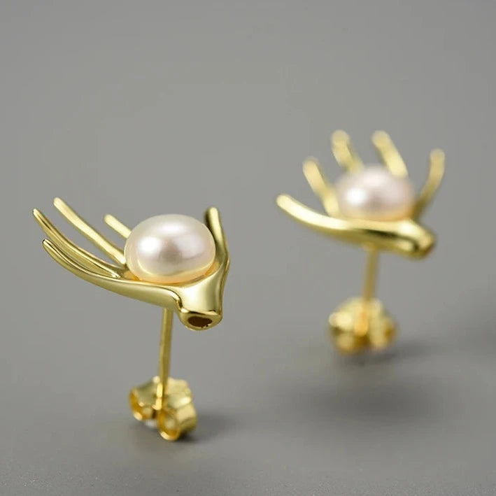 Pearl In Your Hand | Sterling Silver | 18K Gold | Freshwater Pearl | Stud Earrings