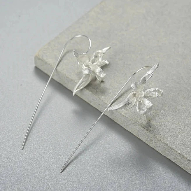 Elegant Trillium Flower | Sterling Silver | 18K Gold |  Drop Earrings