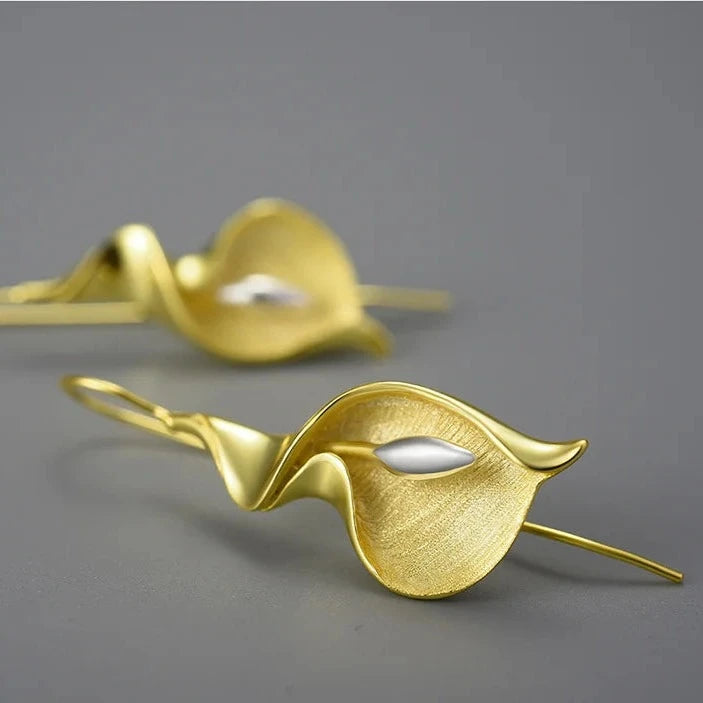 Calla Lily Flower | Sterling Silver | 18K Gold | Dangle Earrings