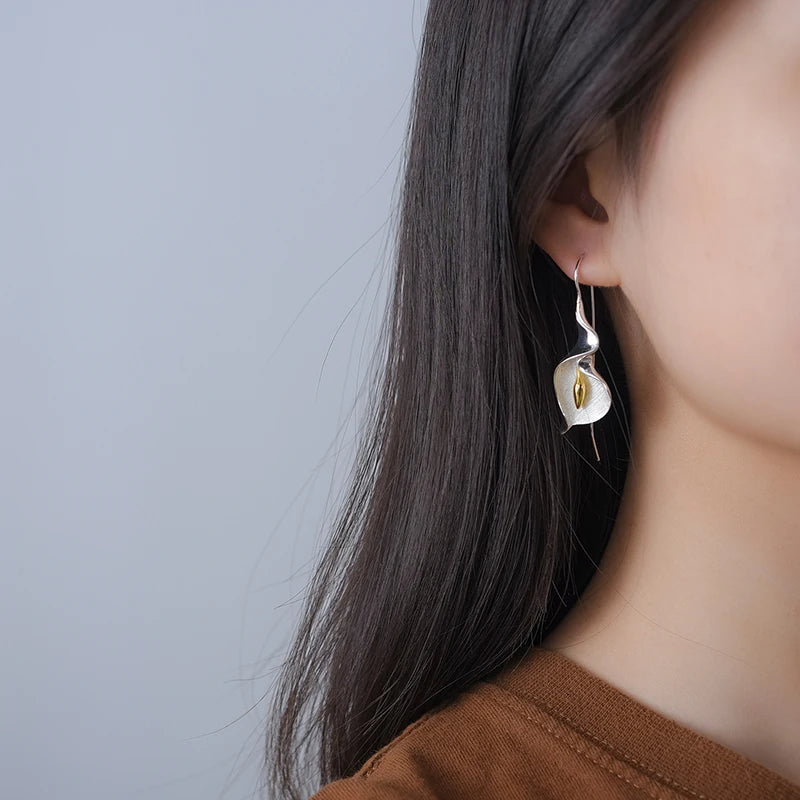 Calla Lily Flower | Sterling Silver | 18K Gold | Dangle Earrings